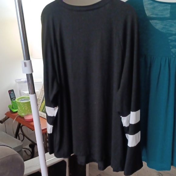 Faded Glory Teal and SHEIN Black Blouses Set - Picture 9 of 9